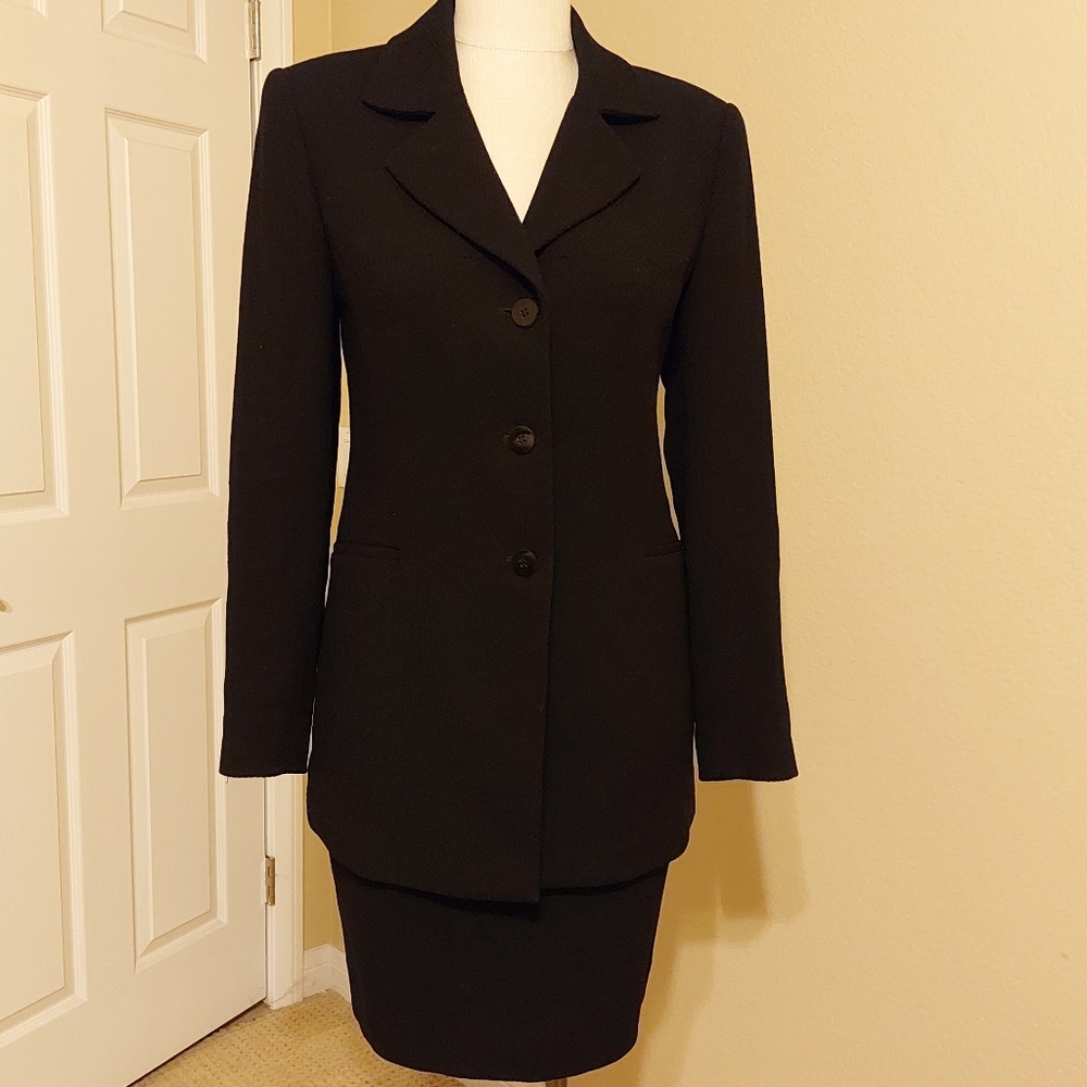 Dana Buchman 2pc Black Suit Skirt Set / Size 6